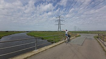 alleine Fahrrad fahren