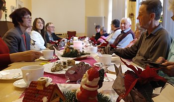 Weihnachtsfeier der RG Dresden - gemütliche Tafel