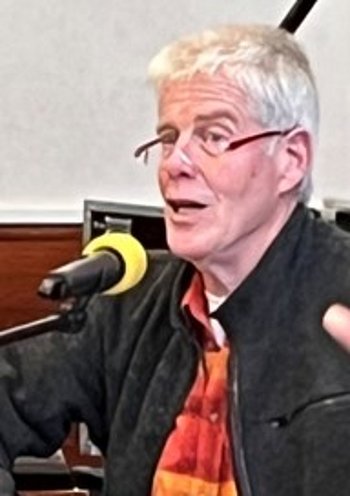 Günter Schwanenberg bei seinem Vortrag