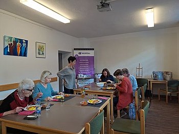 Gruppe beim essen