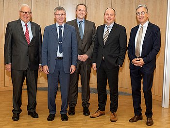 Inaugurationsfeier zur Neuberufung: (von links) Prof. Eberhart Zrenner, Forschungsinstitut für Augenheilkunde Tübingen, Franz Badura, Vorsitzender der PRO RETINA Deutschland e.V., Prof. Volker Busskamp, Prof. Bernd Weber, Dekan der Medizinischen Fakultät der Universität Bonn, und Prof. Frank Holz, Direktor der Universitäts-Augenklinik Bonn. © Foto: Rolf Müller/UKB-UKOM