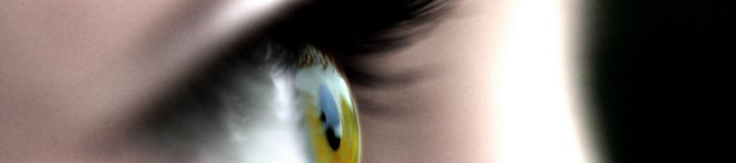 Nahaufnahme Seitenansicht eines grünen Auges