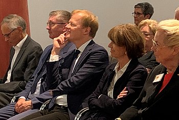 v.l.n.r. in der ersten Reihe: Prof. Bernd Bertram, Franz Badura, Prof. Nicolas Feltgen, Henriette Reker und Ute Palm, Vorstandsmitglied und Initiatorin der Veranstaltung