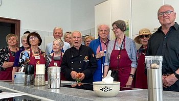 Gruppenfoto nach gelungenem Menü