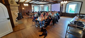 Blick in den prächtigen Rittersaal des Schlosses