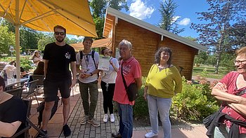 Eine Gruppe am Ende des Spiels.