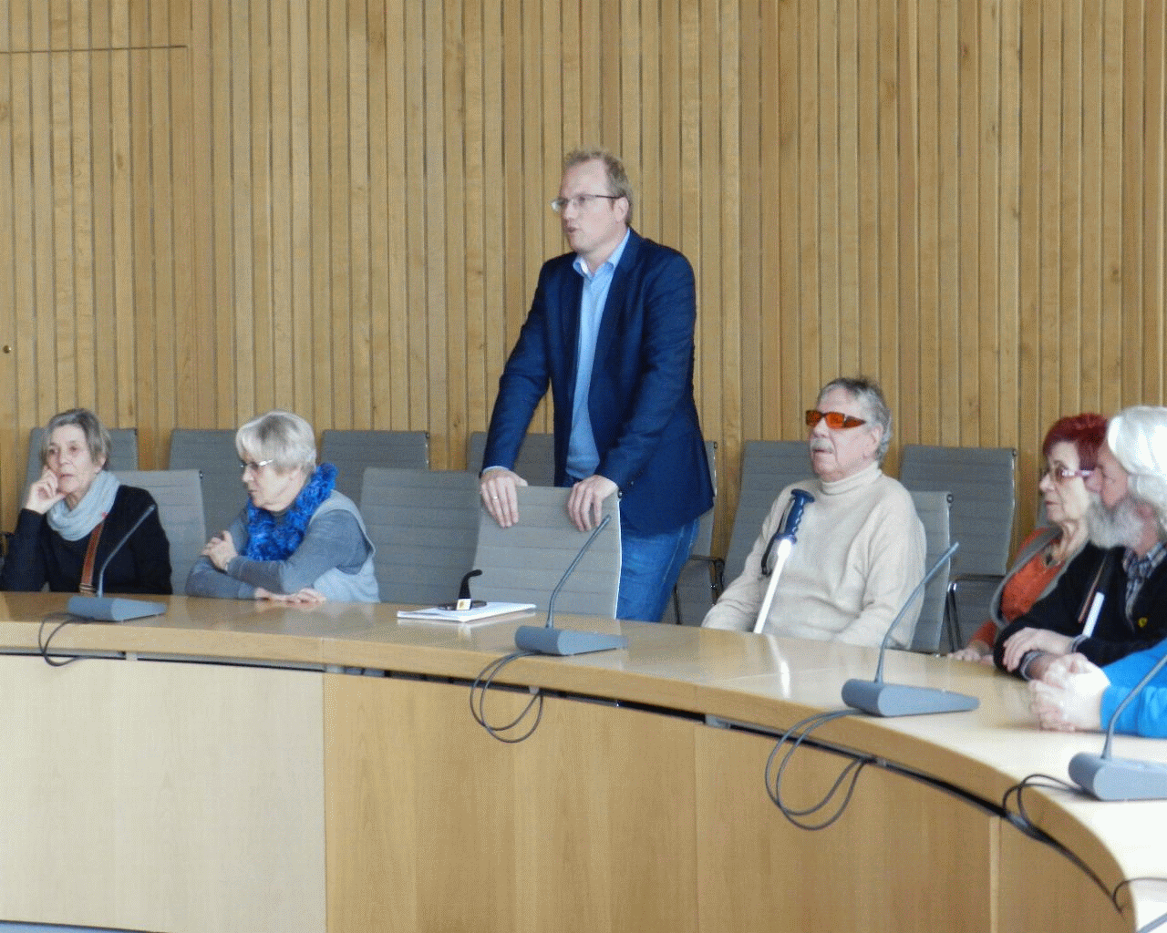 Foto zeigt Mitglieder der RG-Köln im NRW Landtag